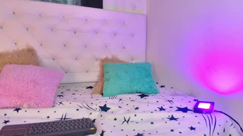 Snapshot of tatixxxvega chatting on 05-25-26, 07:09 tatix online show from 05-25-26, 07:09