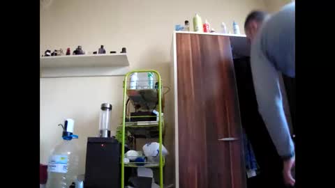 Snapshot of tatko874482 chatting on 12-15-25, 11:14 Beliqnegar online show from 12-15-25, 11:14