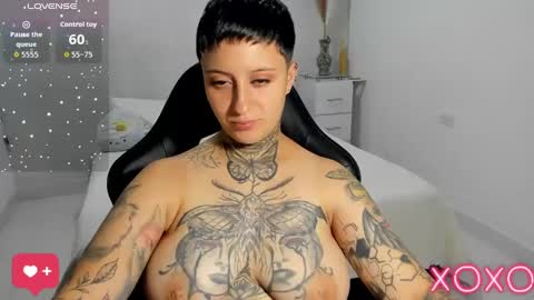 Snapshot of tatoo_girl chatting on 09-30-25, 01:49 jess online show from 09-30-25, 01:49