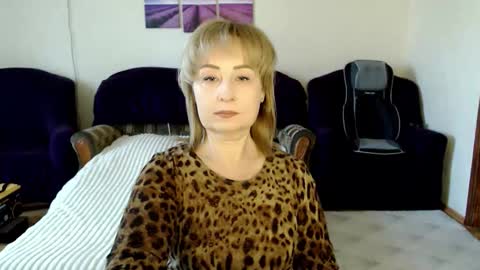 Snapshot of tattease chatting on 05-04-26, 11:17 Tattease online show from 05-04-26, 11:17