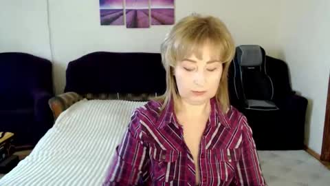 Snapshot of tattease chatting on 05-07-26, 11:15 Tattease online show from 05-07-26, 11:15