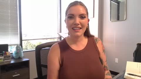 Snapshot of tattedlasirena chatting on 10-08-25, 03:09 La Sirena online show from 10-08-25, 03:09