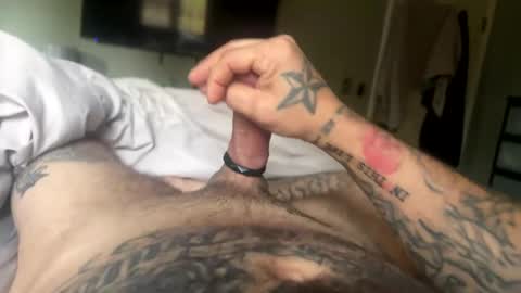 Snapshot of tattedlover84 chatting on 06-09-26, 11:11 Tattedlover84. stroke edge online show from 06-09-26, 11:11