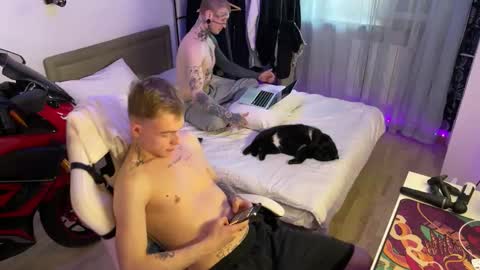 Alex but u can call me Theo online show from 03-06-26, 08:44