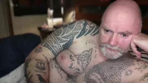 Tattooeddilf 01 online show from 04-29-26, 10:38