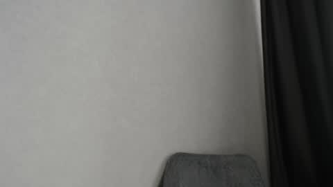 Snapshot of taxxxu chatting on 12-14-24, 11:18 Diana online show from 12-14-24, 11:18