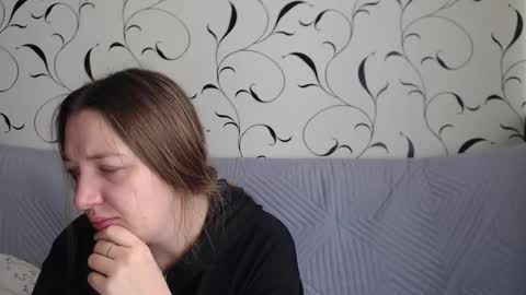 Snapshot of taxxxu chatting on 10-17-25, 08:28 Diana online show from 10-17-25, 08:28