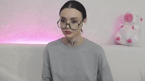 Taya online show from 10-22-25, 05:13