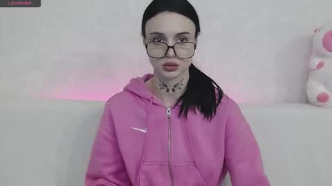 Taya online show from 10-28-25, 09:17