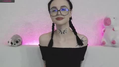 Snapshot of tayaavis chatting on 11-24-25, 05:56 Taya online show from 11-24-25, 05:56