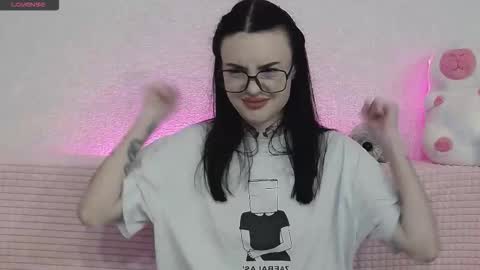 Snapshot of tayaavis chatting on 11-28-25, 05:04 Taya online show from 11-28-25, 05:04