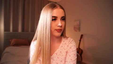 Taya online show from 03-15-26, 04:24