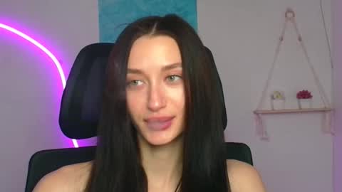 Taya online show from 04-20-26, 05:43