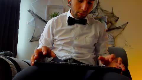 Snapshot of tayer_bennet chatting on 10-11-25, 08:51 tayer_bennet online show from 10-11-25, 08:51