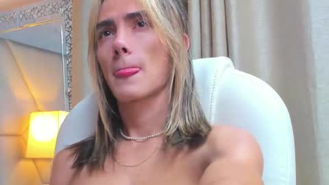 tayler_swift1 online show from 02-28-25, 11:25