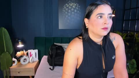 Snapshot of taylor_bennet chatting on 01-26-25, 12:11 Taylor Bennet online show from 01-26-25, 12:11