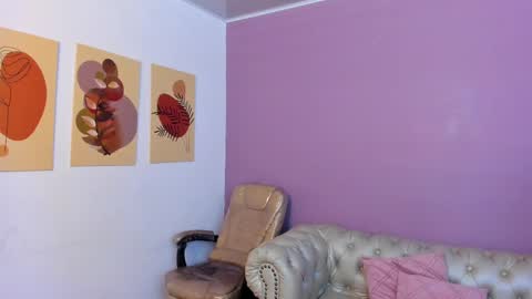 Snapshot of taylor_bennet chatting on 09-19-25, 12:06 Taylor Bennet online show from 09-19-25, 12:06