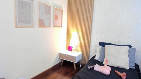 Snapshot of taylor_bennet chatting on 10-29-25, 12:07 Taylor Bennet online show from 10-29-25, 12:07