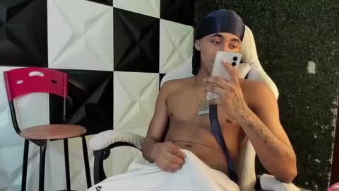 Taylor online show from 03-05-26, 12:06