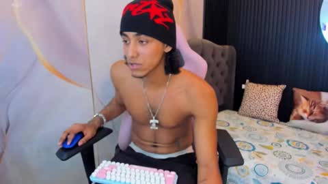 Taylor online show from 04-16-26, 02:01