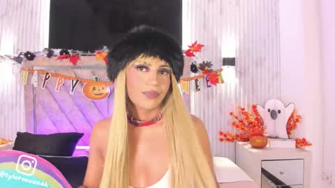 Snapshot of taylor_harveey chatting on 10-28-25, 08:11 Taylor Harveey online show from 10-28-25, 08:11