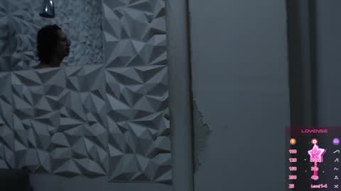 Taylor Sanz online show from 12-26-24, 03:16