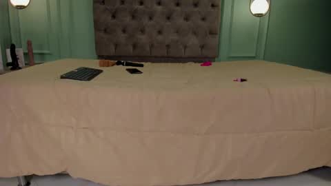 Snapshot of taylor_sexyy chatting on 01-16-25, 09:27 Taylor  online show from 01-16-25, 09:27