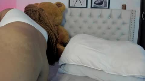 Snapshot of taylor_sexyy chatting on 05-18-26, 04:07 Taylor online show from 05-18-26, 04:07