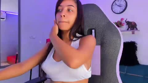 Taylor online show from 10-31-25, 09:49