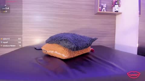 Taylor  online show from 02-18-25, 06:37