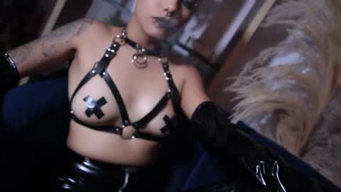 Taylor online show from 12-13-24, 06:16