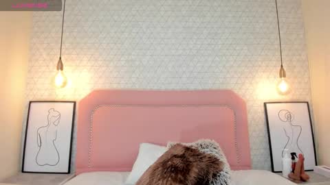 Snapshot of taylormeller chatting on 11-07-25, 03:28 TAYLOR online show from 11-07-25, 03:28