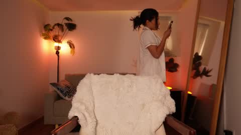 Snapshot of taylormich1 chatting on 01-24-25, 06:56 taylormichell online show from 01-24-25, 06:56