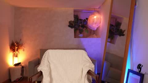 Snapshot of taylormich1 chatting on 11-16-25, 02:11 taylormichell online show from 11-16-25, 02:11