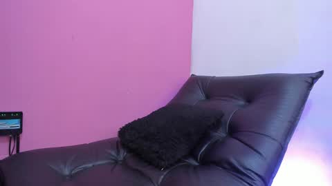 Snapshot of taysonysasha chatting on 12-19-24, 09:17 ask for cum online show from 12-19-24, 09:17