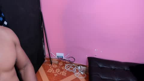 Snapshot of taysonysasha chatting on 02-08-25, 01:32 ask for cum online show from 02-08-25, 01:32