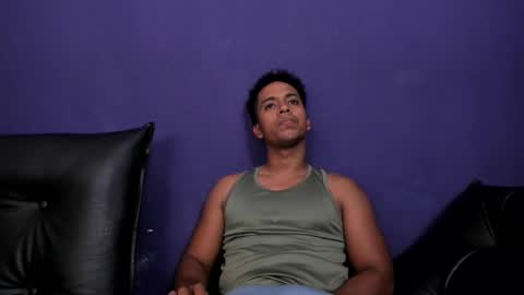 Snapshot of taysonysasha chatting on 03-10-25, 11:49 ask for cum online show from 03-10-25, 11:49