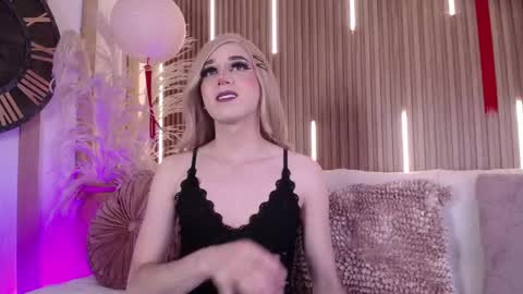 Snapshot of tayzon_foxxx chatting on 03-27-26, 08:52 Sofia online show from 03-27-26, 08:52