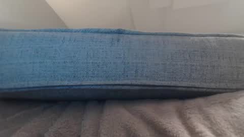 Snapshot of tbiz82 chatting on 10-04-25, 06:33 Tbiz82 online show from 10-04-25, 06:33