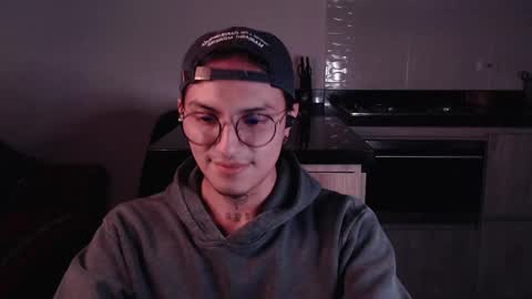 Teo independent model online show from 02-19-25, 02:55