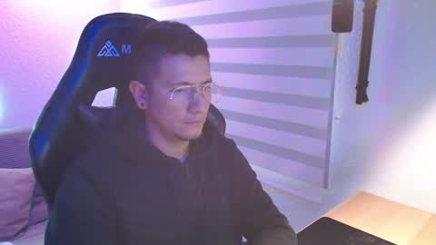 DYNAMITE DUO69 online show from 04-22-26, 12:07