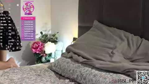 Snapshot of tease_me__ chatting on 09-16-25, 07:59 Em online show from 09-16-25, 07:59