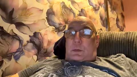 Snapshot of tebb61 chatting on 09-21-25, 07:04 Mark online show from 09-21-25, 07:04