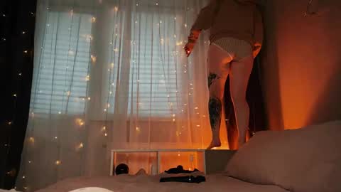 Mary     X TechnoElfff  INST    fansly kissmary online show from 10-19-25, 01:01