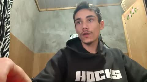 Snapshot of tecnicogatu chatting on 09-10-25, 01:27 tecnicogatu online show from 09-10-25, 01:27