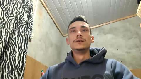 Snapshot of tecnicogatu chatting on 09-23-25, 02:03 tecnicogatu online show from 09-23-25, 02:03