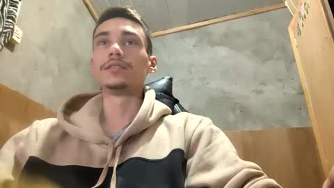 Snapshot of tecnicogatu chatting on 10-01-25, 04:18 tecnicogatu online show from 10-01-25, 04:18