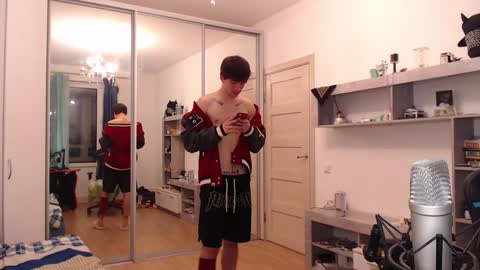 Teddy online show from 12-09-24, 01:34