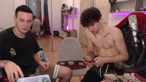 Teddy online show from 12-10-24, 01:22