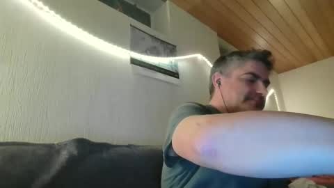 Snapshot of teeforyou chatting on 01-14-25, 09:41 Peter online show from 01-14-25, 09:41